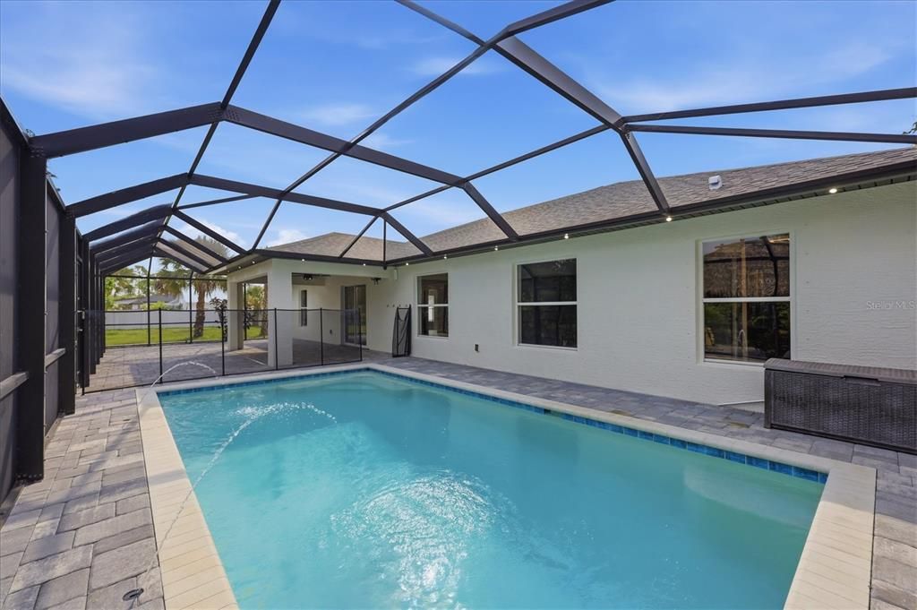 For Sale: $693,847 (4 beds, 2 baths, 2040 Square Feet)