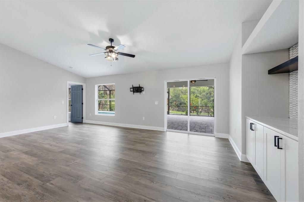 For Sale: $693,847 (4 beds, 2 baths, 2040 Square Feet)