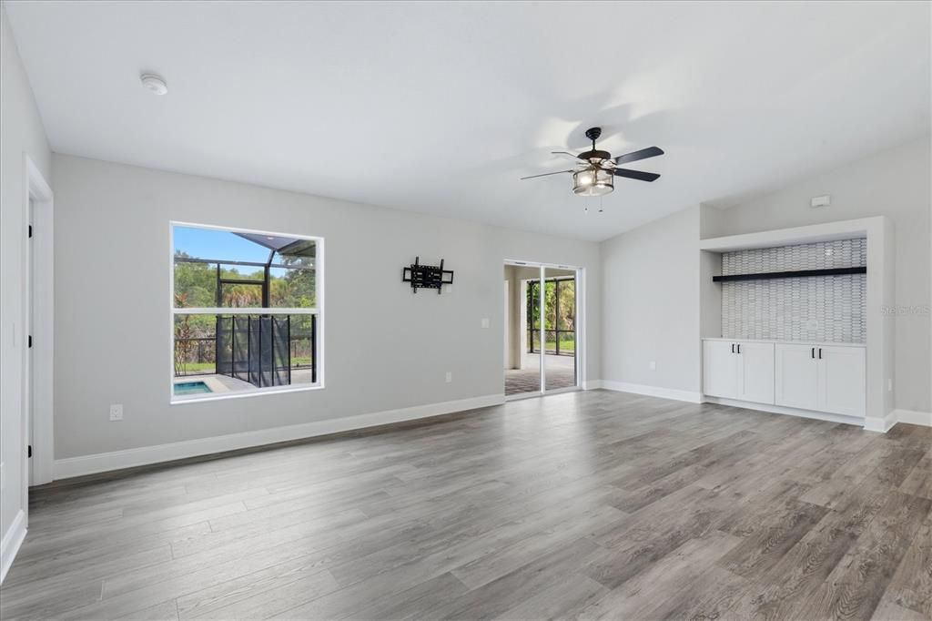 For Sale: $693,847 (4 beds, 2 baths, 2040 Square Feet)