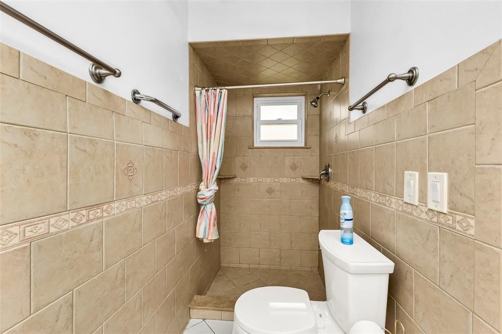 For Sale: $329,000 (3 beds, 2 baths, 1479 Square Feet)