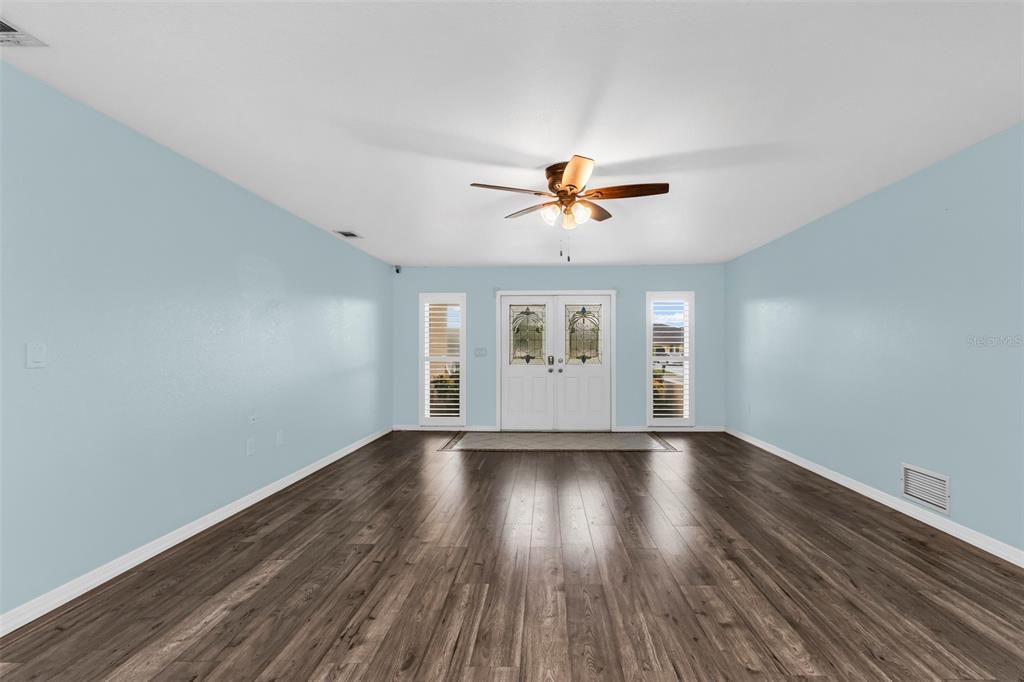 For Sale: $329,000 (3 beds, 2 baths, 1479 Square Feet)