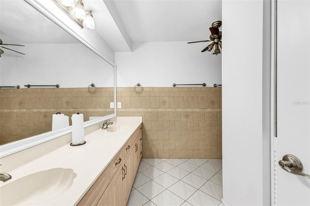 For Sale: $329,000 (3 beds, 2 baths, 1479 Square Feet)