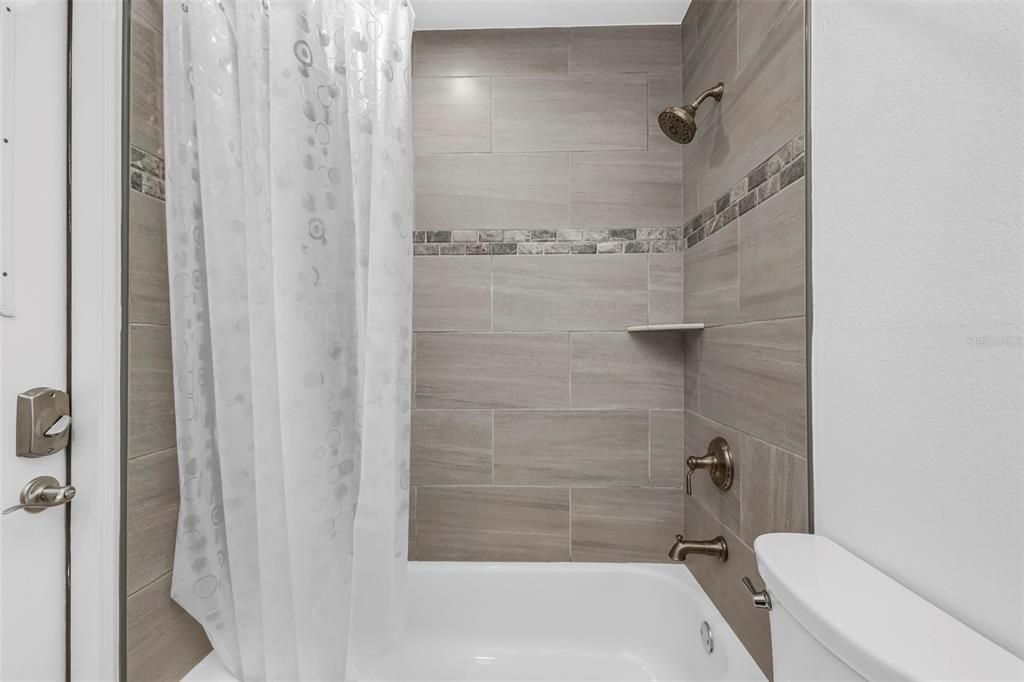 For Sale: $329,000 (3 beds, 2 baths, 1479 Square Feet)
