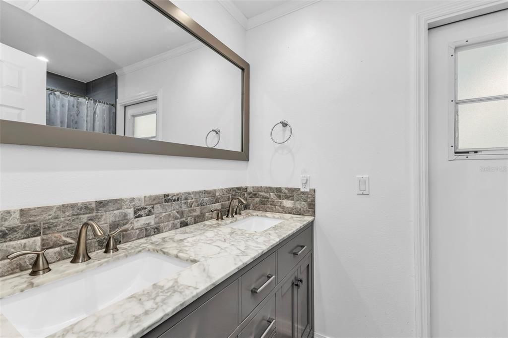For Sale: $329,000 (3 beds, 2 baths, 1479 Square Feet)
