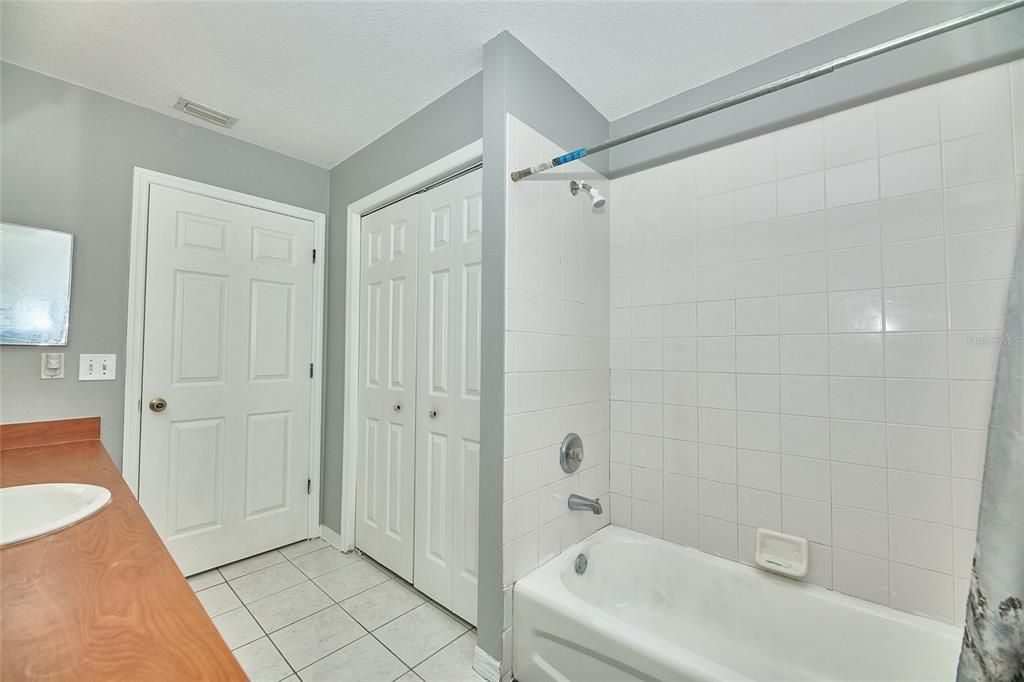 En Venta: $290,000 (3 camas, 1 baños, 1052 Pies cuadrados)