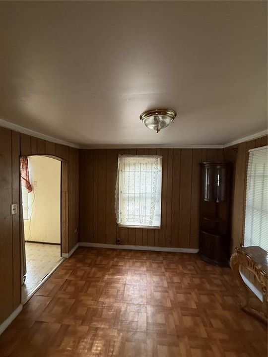 На продажу: $350,000 (4 спален, 2 ванн, 1704 Квадратных фут)