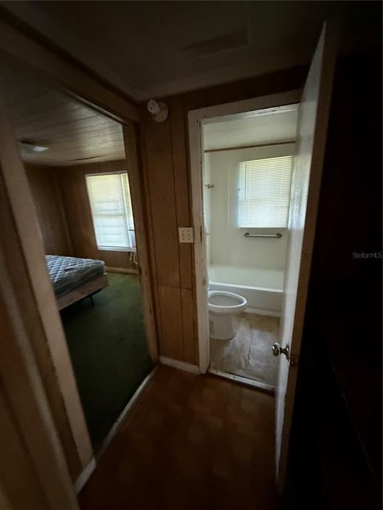 На продажу: $350,000 (4 спален, 2 ванн, 1704 Квадратных фут)