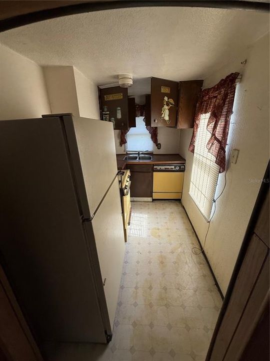 На продажу: $350,000 (4 спален, 2 ванн, 1704 Квадратных фут)