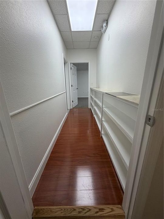 For Rent: $1,400 (2 beds, 1 baths, 1500 Square Feet)