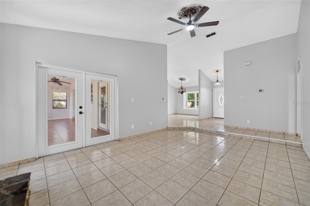 En Venta: $399,900 (3 camas, 2 baños, 1695 Pies cuadrados)