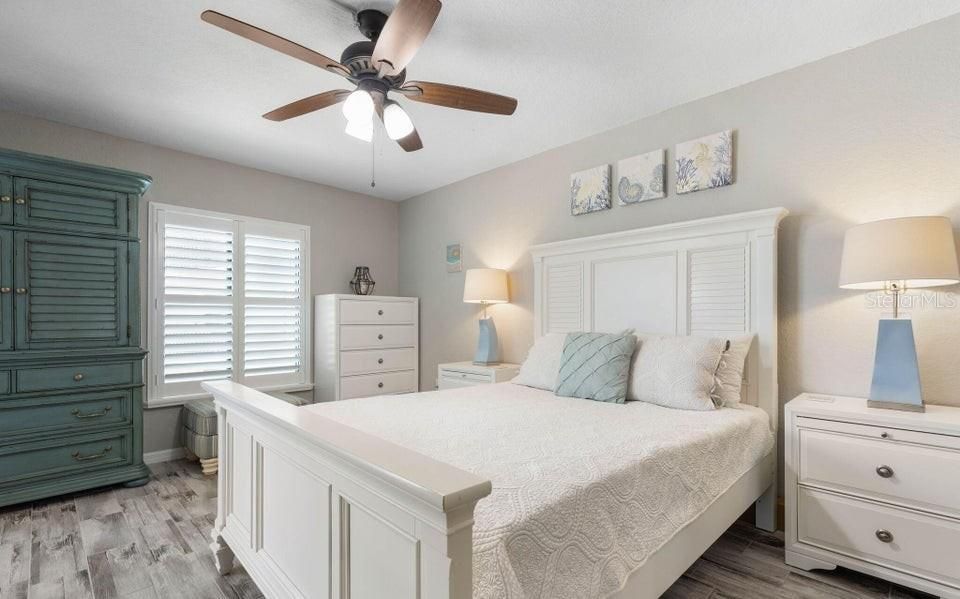 For Sale: $380,000 (2 beds, 2 baths, 1013 Square Feet)