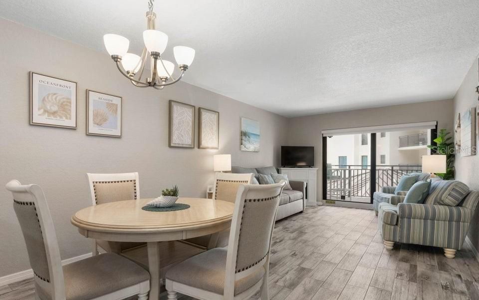 For Sale: $380,000 (2 beds, 2 baths, 1013 Square Feet)