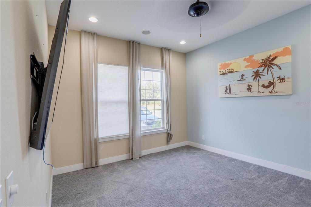 В аренду: $2,395 (4 спален, 4 ванн, 2094 Квадратных фут)