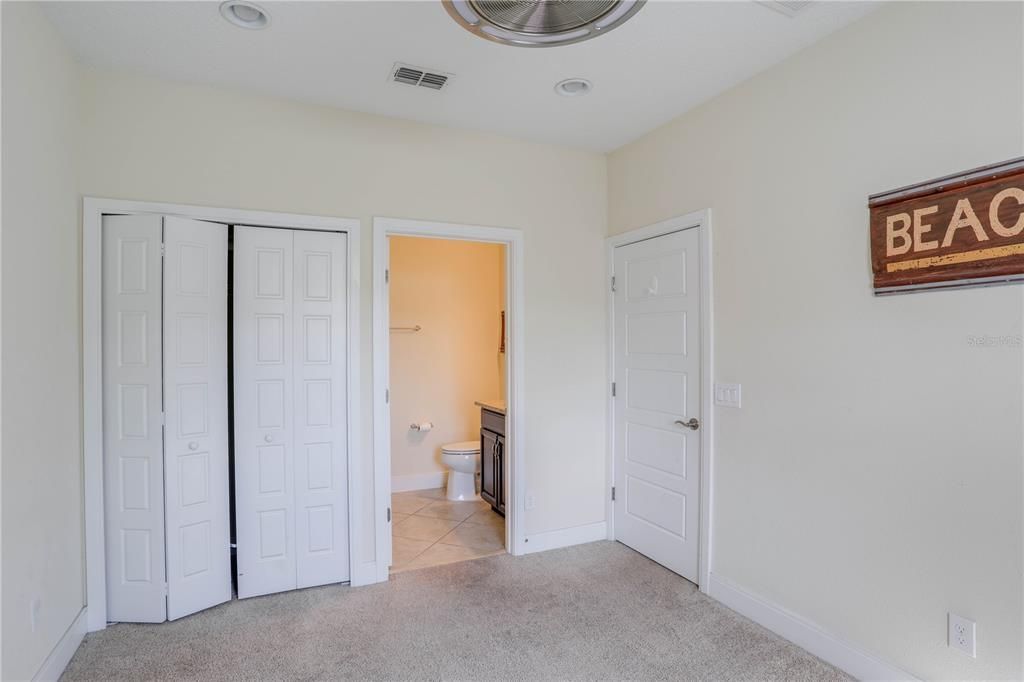 В аренду: $2,395 (4 спален, 4 ванн, 2094 Квадратных фут)
