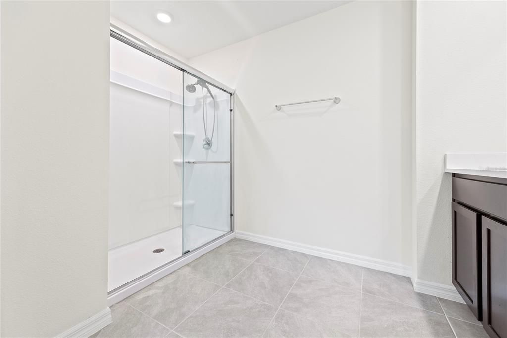 For Sale: $344,900 (5 beds, 3 baths, 2342 Square Feet)
