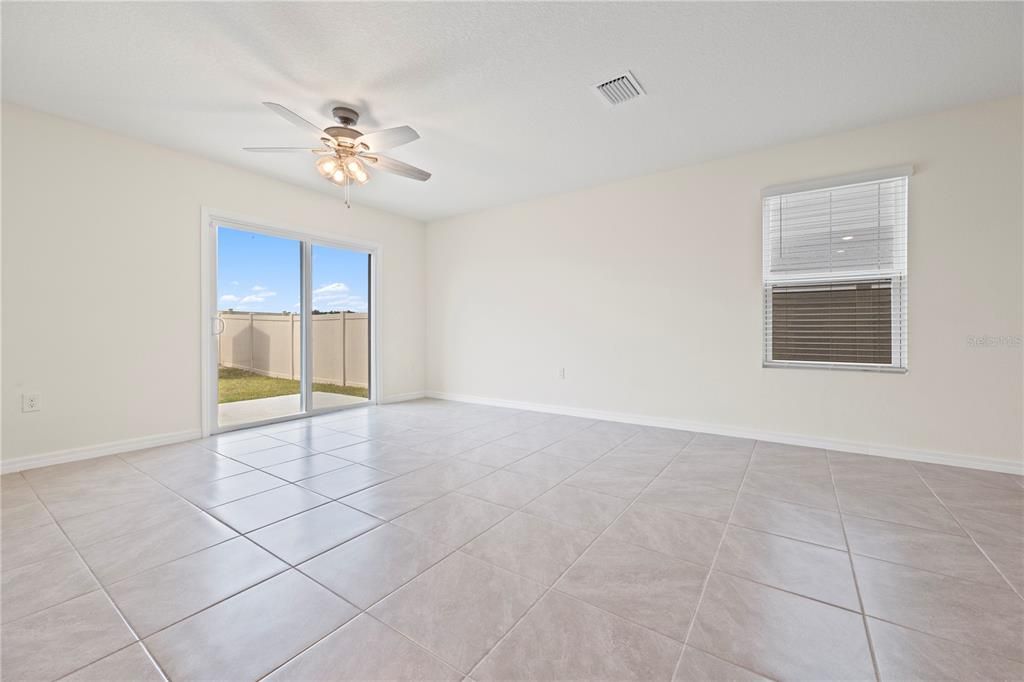 For Sale: $344,900 (5 beds, 3 baths, 2342 Square Feet)