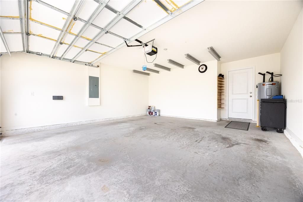 For Sale: $344,900 (5 beds, 3 baths, 2342 Square Feet)