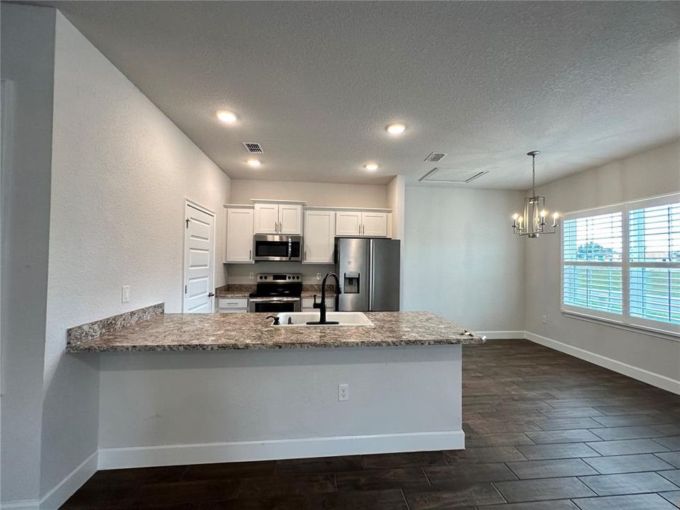 For Rent: $2,000 (3 beds, 2 baths, 1788 Square Feet)