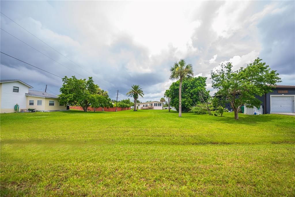 For Sale: $210,000 (2 beds, 2 baths, 912 Square Feet)