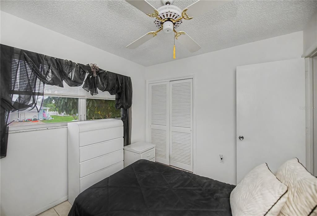 For Sale: $210,000 (2 beds, 2 baths, 912 Square Feet)