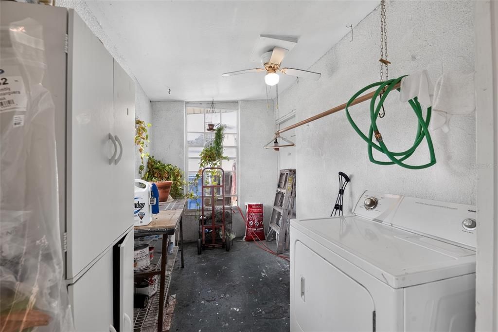 En Venta: $229,900 (4 camas, 2 baños, 2000 Pies cuadrados)