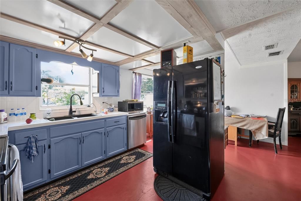 En Venta: $229,900 (4 camas, 2 baños, 2000 Pies cuadrados)