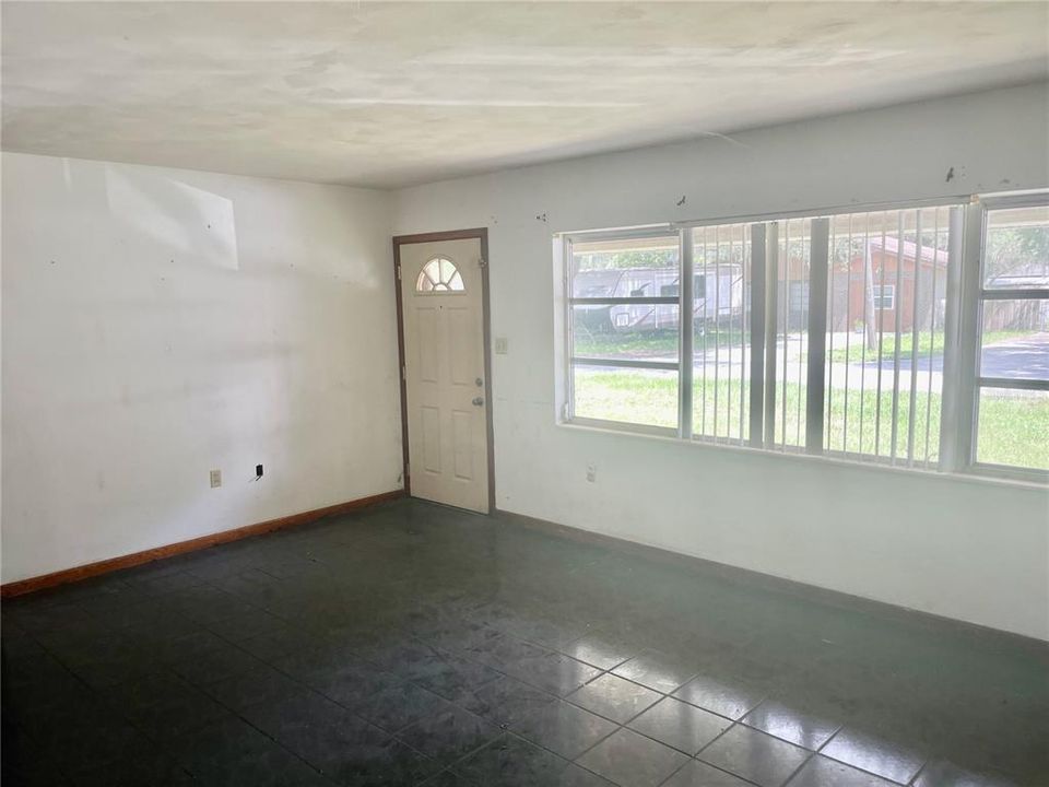 На продажу: $229,900 (3 спален, 2 ванн, 1317 Квадратных фут)