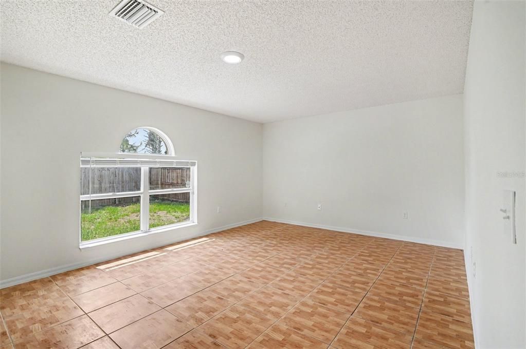 For Sale: $474,900 (4 beds, 2 baths, 2222 Square Feet)
