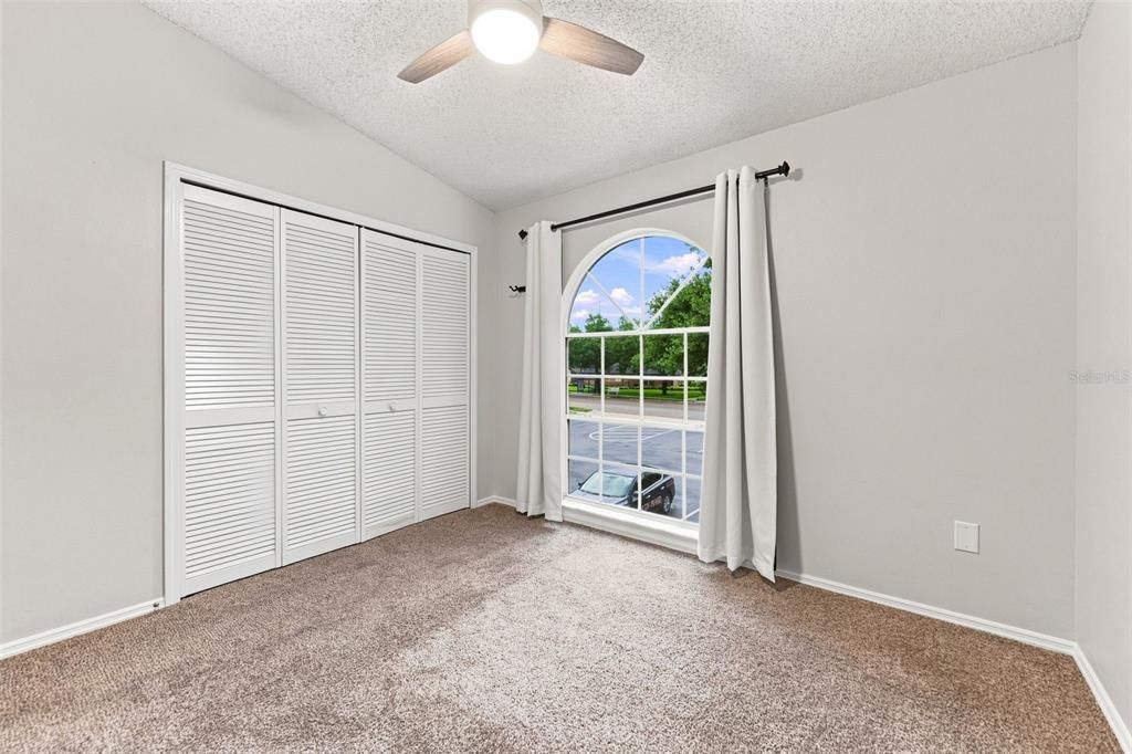 For Sale: $219,000 (2 beds, 2 baths, 1036 Square Feet)