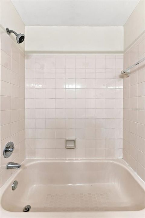 For Sale: $219,000 (2 beds, 2 baths, 1036 Square Feet)