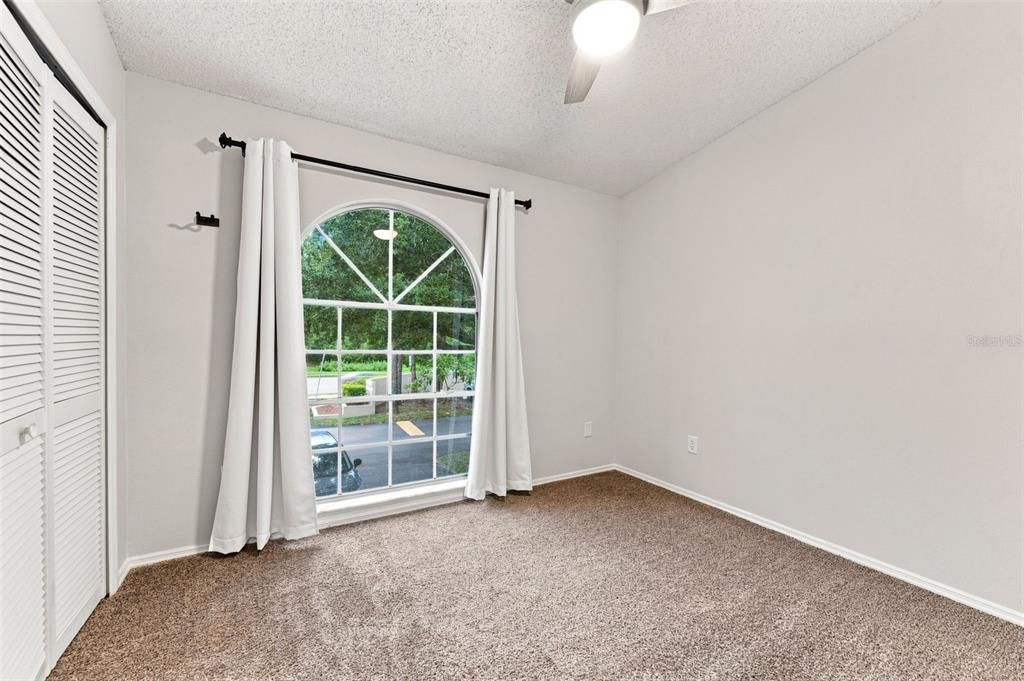 For Sale: $219,000 (2 beds, 2 baths, 1036 Square Feet)