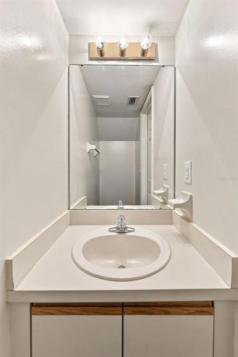 For Sale: $219,000 (2 beds, 2 baths, 1036 Square Feet)