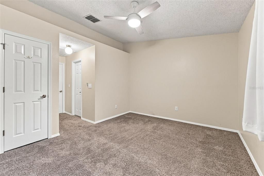 For Sale: $219,000 (2 beds, 2 baths, 1036 Square Feet)