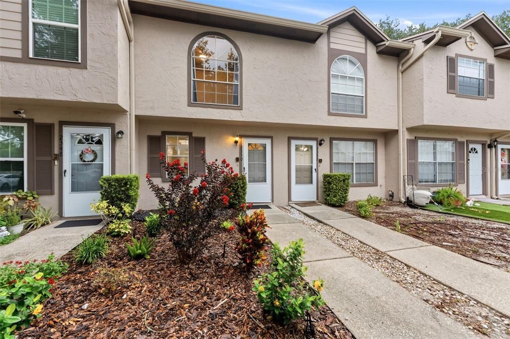 For Sale: $219,000 (2 beds, 2 baths, 1036 Square Feet)