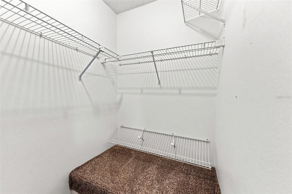 For Sale: $219,000 (2 beds, 2 baths, 1036 Square Feet)