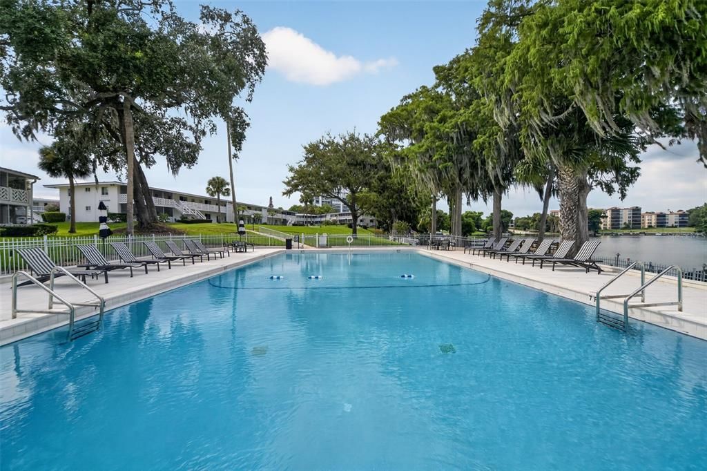 For Sale: $319,000 (2 beds, 1 baths, 816 Square Feet)