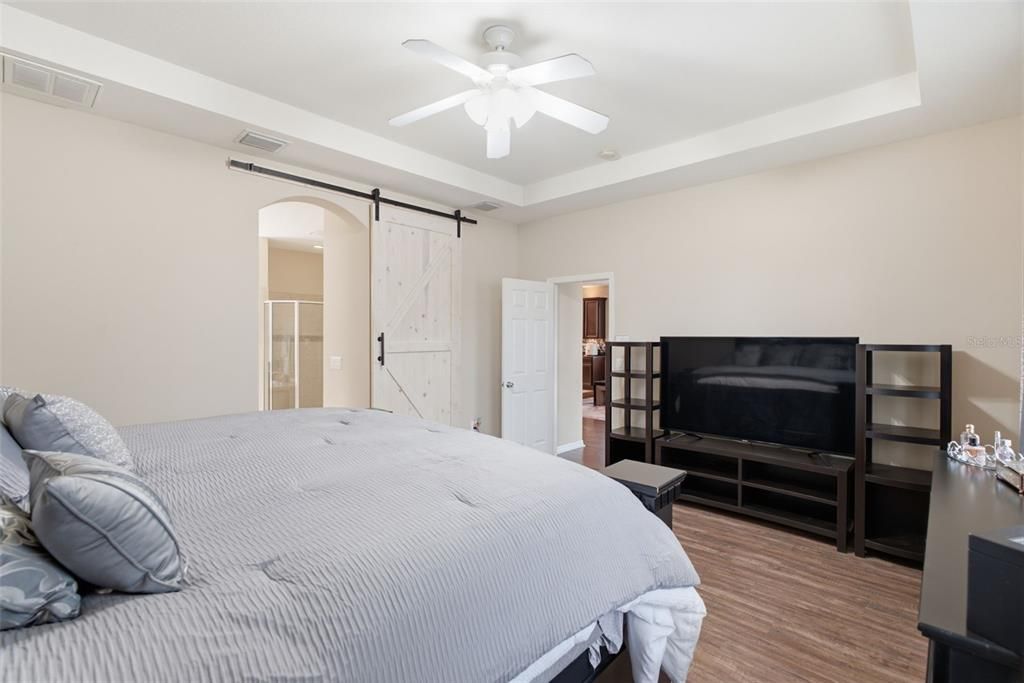 En Venta: $615,000 (4 camas, 3 baños, 2319 Pies cuadrados)
