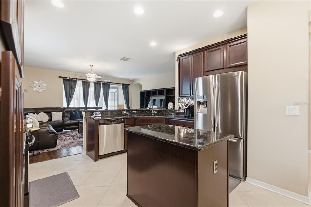 En Venta: $615,000 (4 camas, 3 baños, 2319 Pies cuadrados)