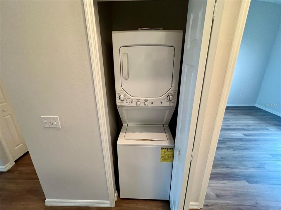 В аренду: $1,750 (2 спален, 2 ванн, 957 Квадратных фут)