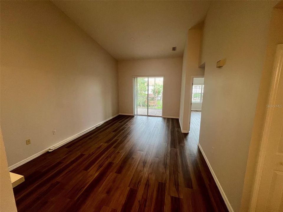 В аренду: $1,750 (2 спален, 2 ванн, 957 Квадратных фут)