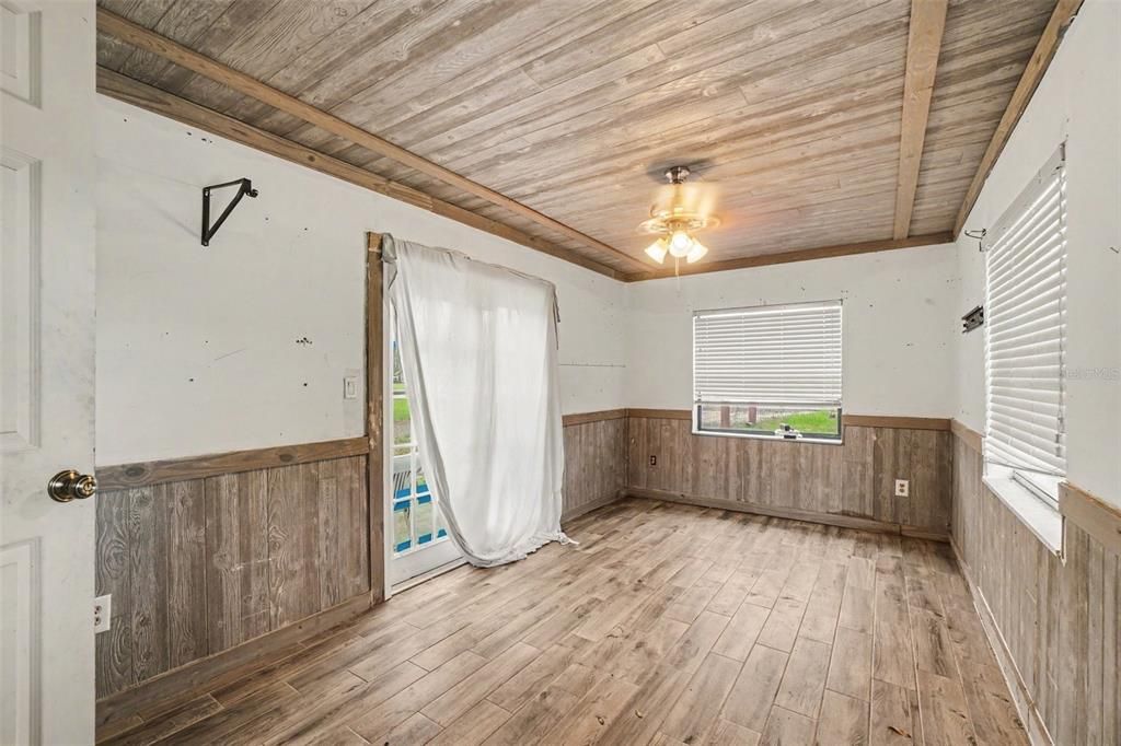 На продажу: $205,000 (3 спален, 2 ванн, 1156 Квадратных фут)