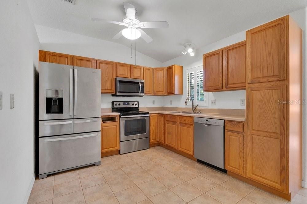 For Sale: $342,000 (3 beds, 2 baths, 1538 Square Feet)