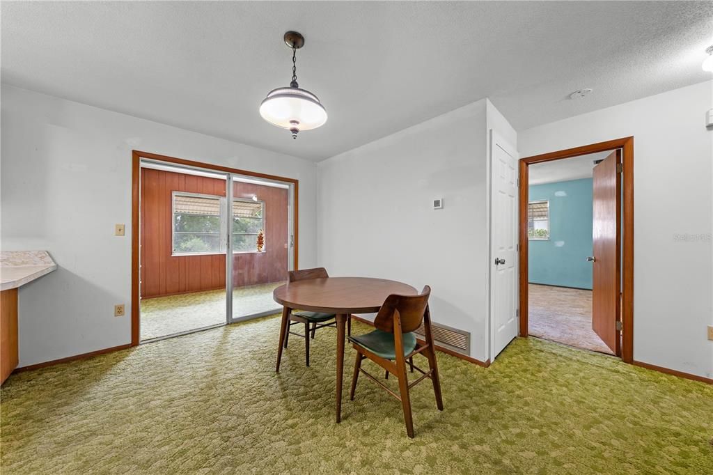 En Venta: $299,900 (3 camas, 2 baños, 1256 Pies cuadrados)