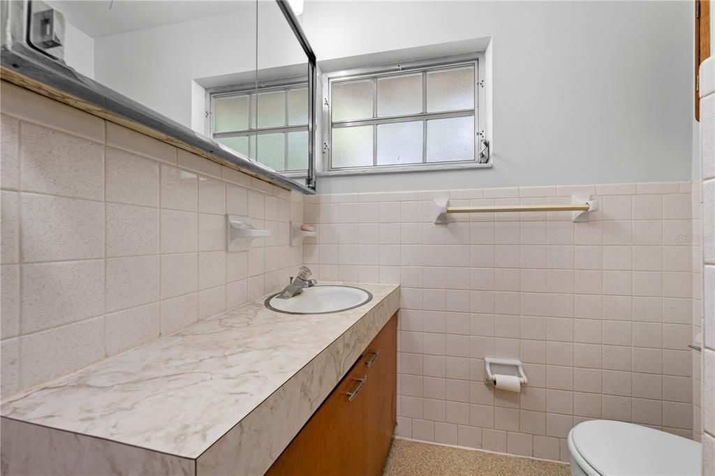 En Venta: $299,900 (3 camas, 2 baños, 1256 Pies cuadrados)