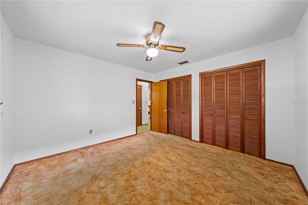 En Venta: $299,900 (3 camas, 2 baños, 1256 Pies cuadrados)