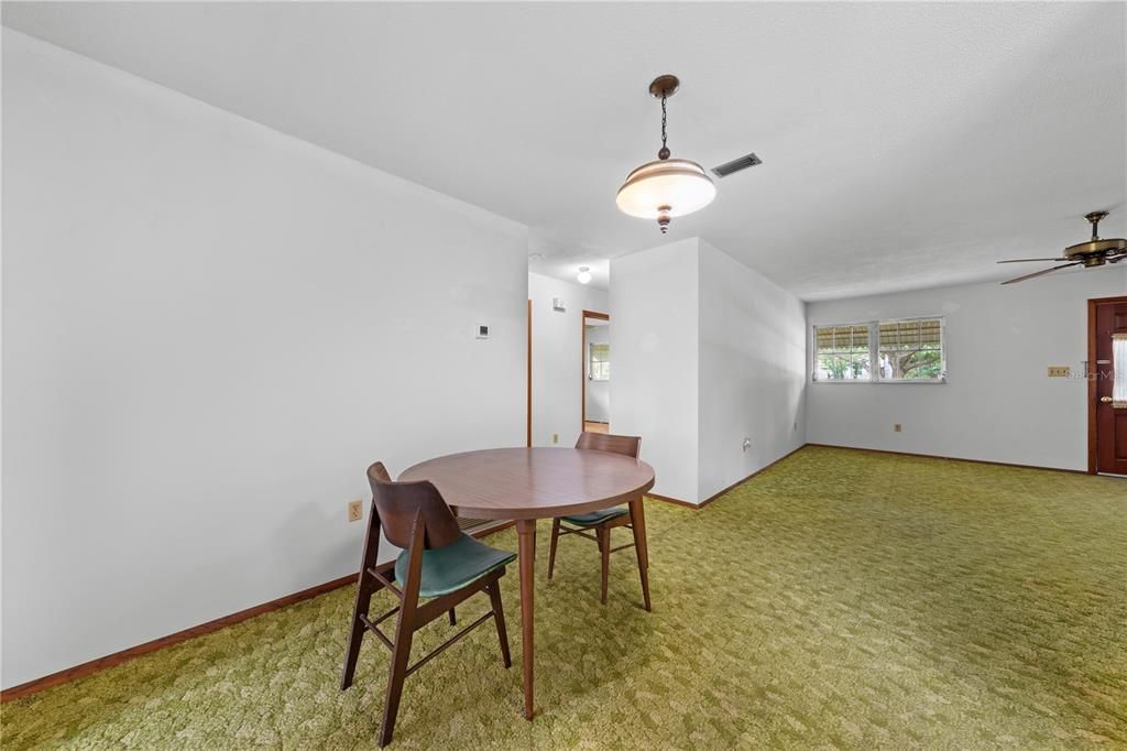 En Venta: $299,900 (3 camas, 2 baños, 1256 Pies cuadrados)