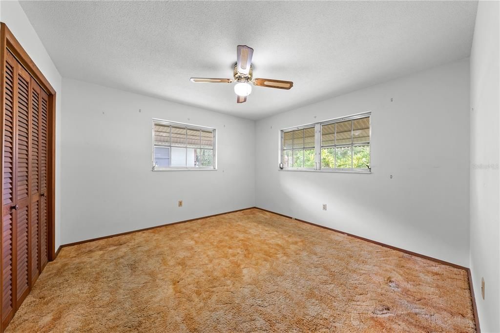 En Venta: $299,900 (3 camas, 2 baños, 1256 Pies cuadrados)