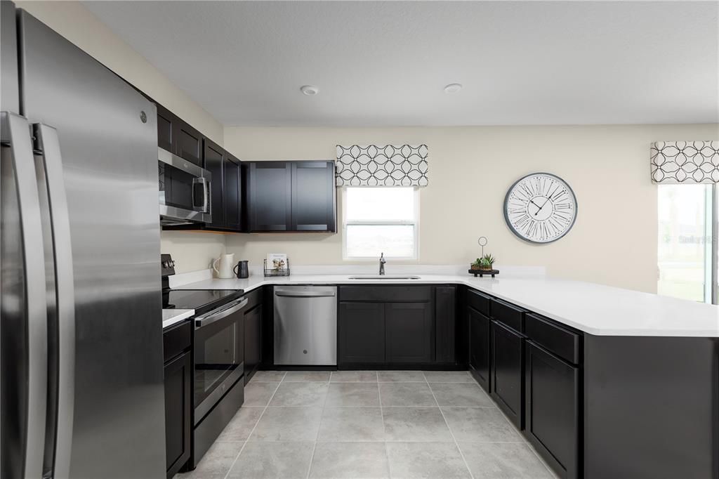 En Venta: $314,990 (4 camas, 2 baños, 2240 Pies cuadrados)