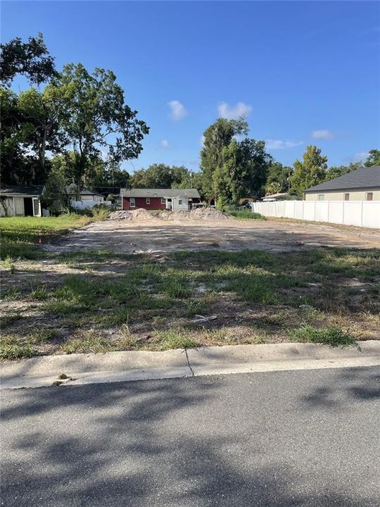 На продажу: $45,000 (0.11 acres)