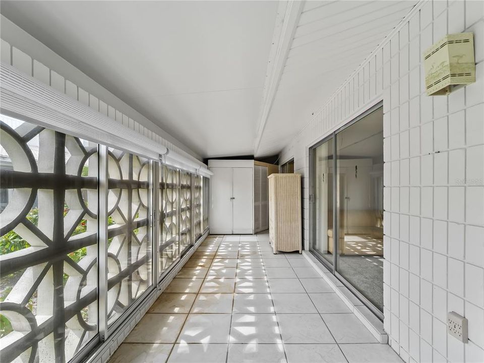 На продажу: $379,900 (2 спален, 2 ванн, 851 Квадратных фут)